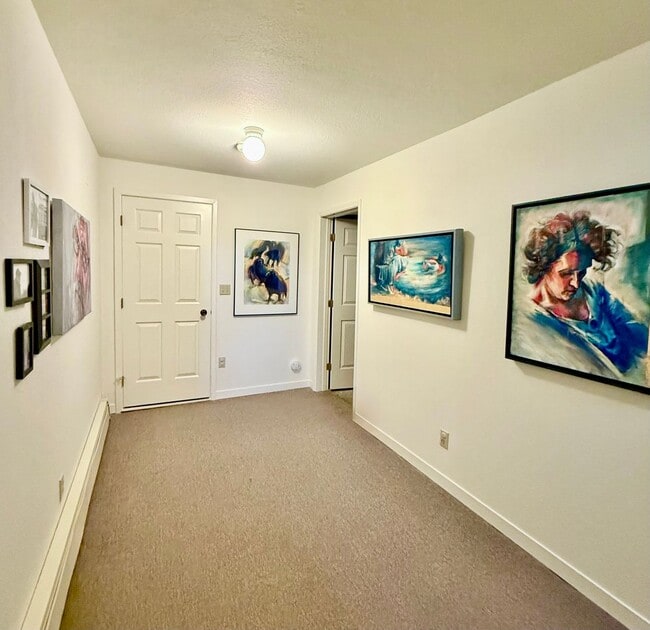Building Photo - SEASONAL OCEANFRONT HOME