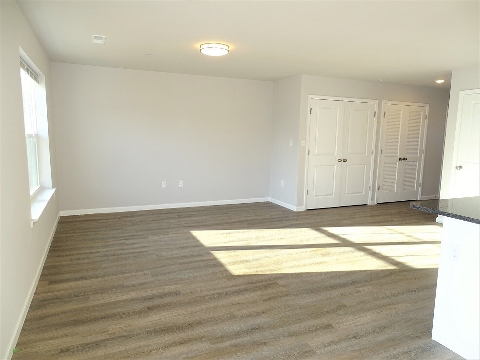 Building Photo - 19 Cobblestone Ct