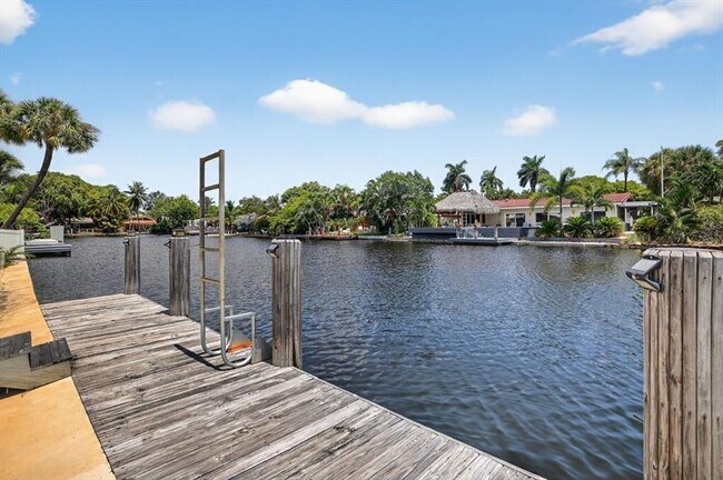 Building Photo - 2157 Coral Gardens Dr