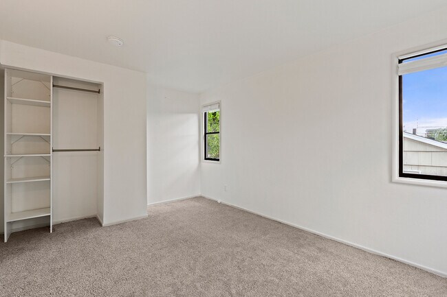 Building Photo - 611 N 143rd St