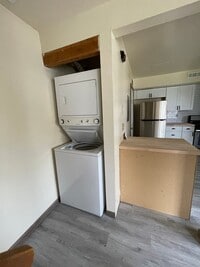 Building Photo - OSU Gateway 3 bedroom 1 1/2 bath 3 level t...