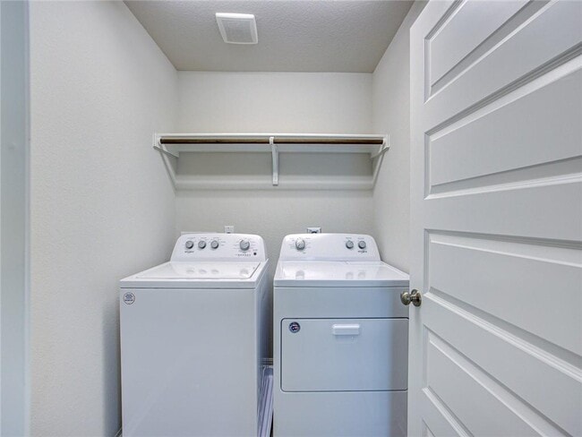 Building Photo - 128 Drifter Ln