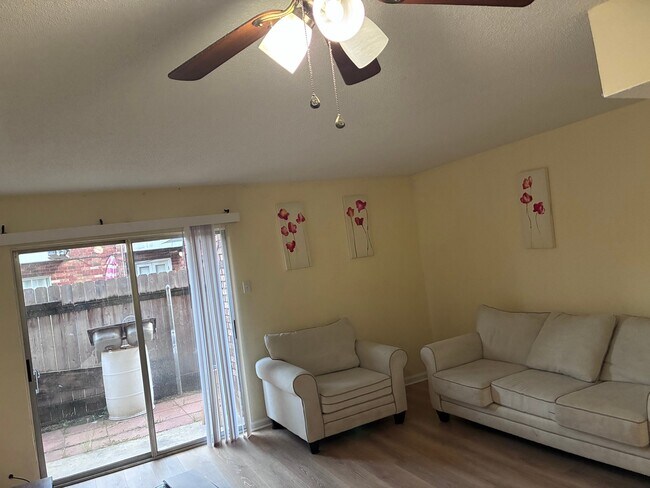 Building Photo - 2309 Giuffrias Ave