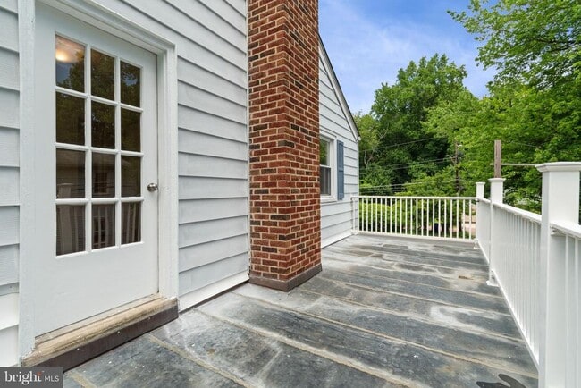 Building Photo - 6315 Old Dominion Dr