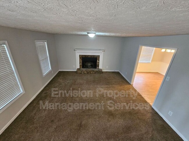 Building Photo - 200 Leigh Dr