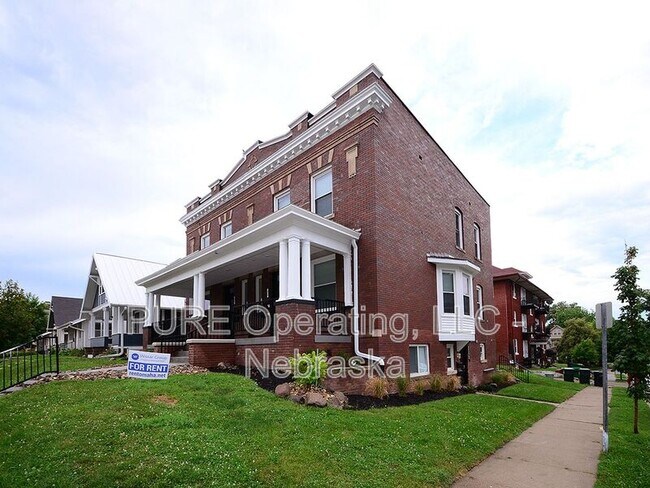 Building Photo - 2967 Harris St