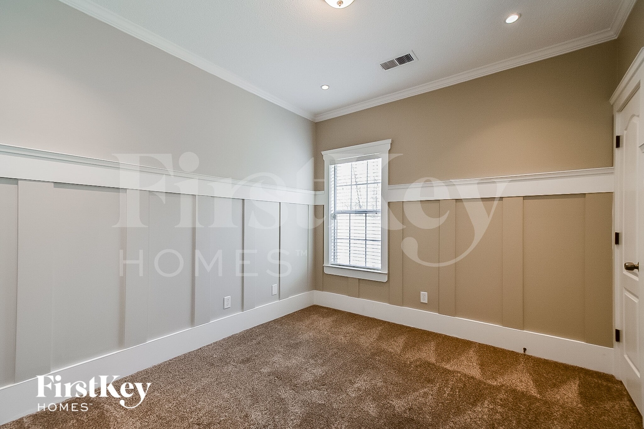 Building Photo - 8682 Valmont Cir