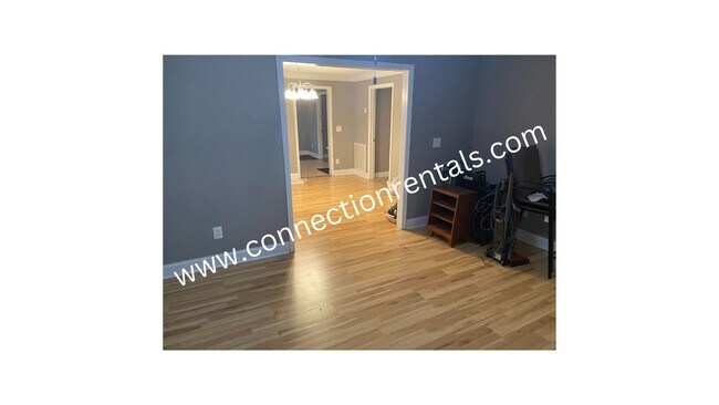 Building Photo - 138 Maresca Dr NE