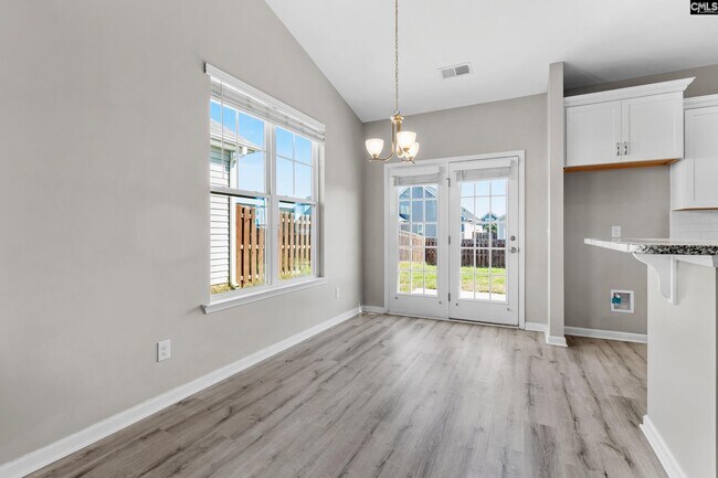 Building Photo - 1351 Montford Dr