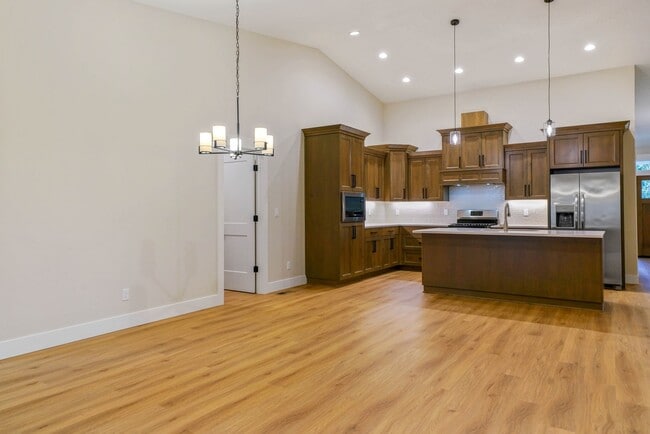 Building Photo - 3Bd/2Ba Single Story Home - Available earl...