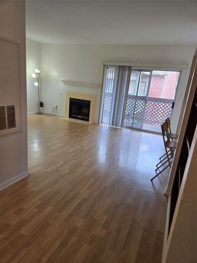 Primary Photo - 6500 Harbor Town Dr