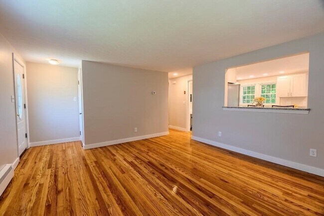 Building Photo - 2 Bay Edge Ln