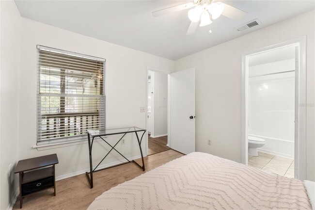 Building Photo - 4000 SW 23rd St