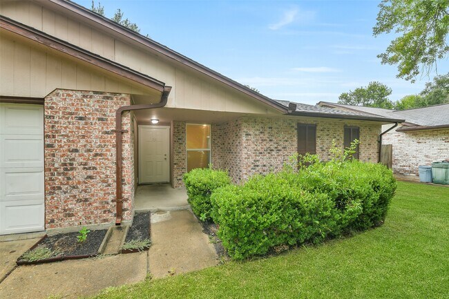 Building Photo - 19334 Wood Village Ln