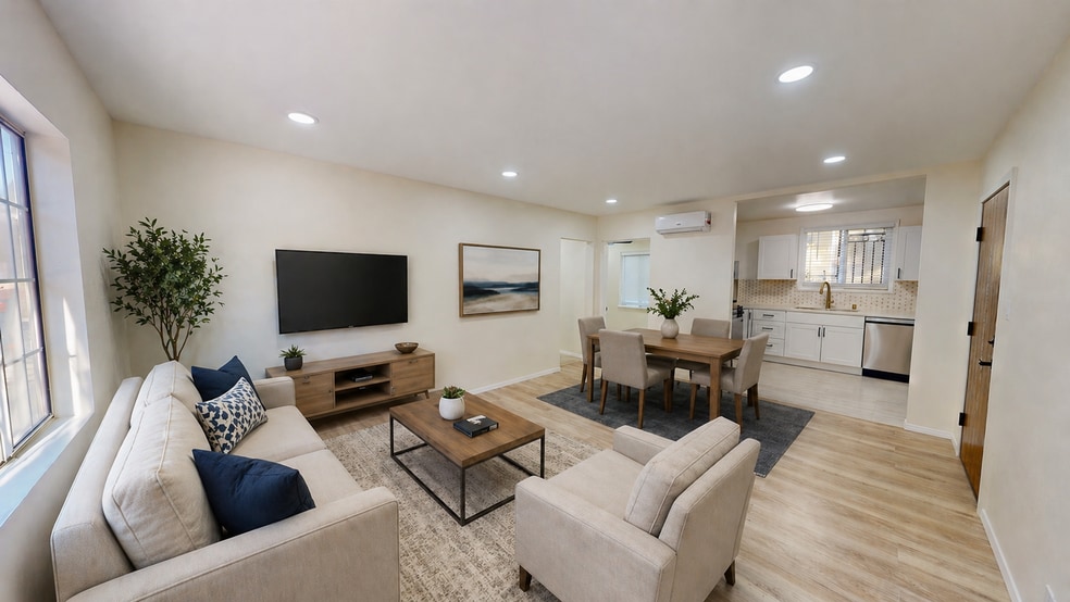 Interior Photo - BEAUTIFUL 2 BED - IN HIGHLAND PARK