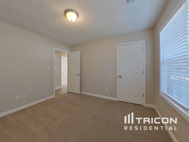 Building Photo - 1459 Chaseway Cir