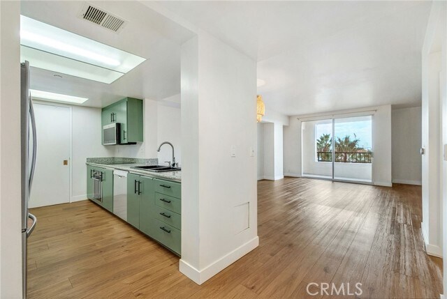 Building Photo - 850 E Ocean Blvd