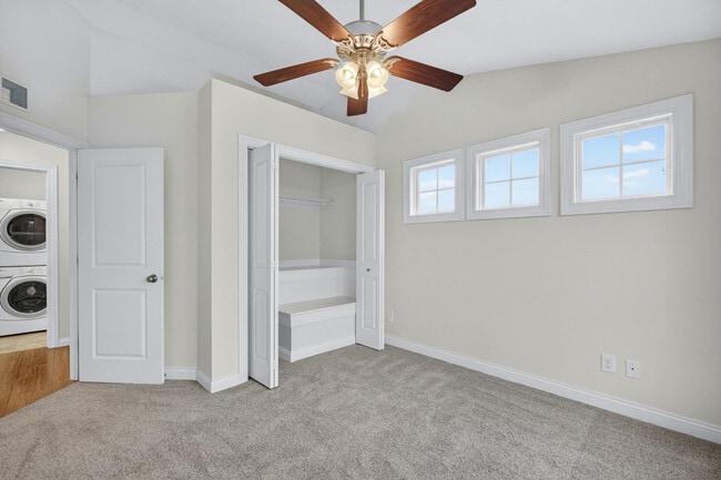 Building Photo - 320 E 29th St