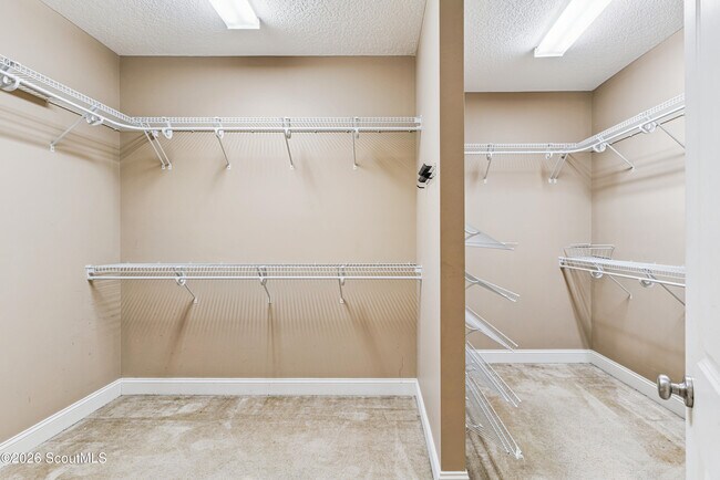 Building Photo - 53 Deer Ln