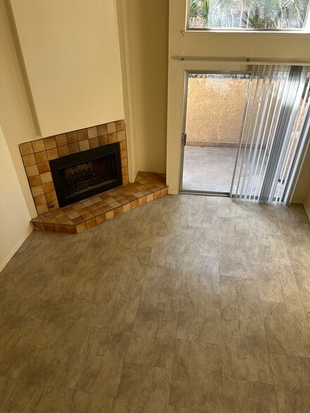 Building Photo - 2046 S Bon View Ave