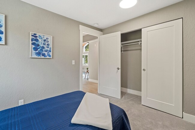 Building Photo - Must See!  Redmond Alcove Studio -  Close ...