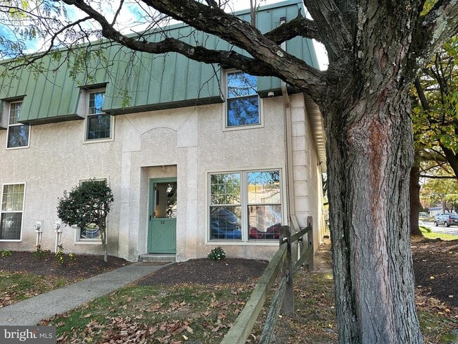 Building Photo - 441 Tomlinson Rd