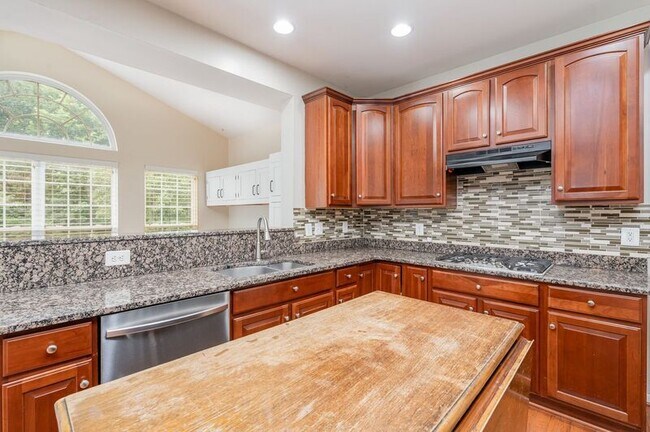 Building Photo - 5990 Parsons Lane