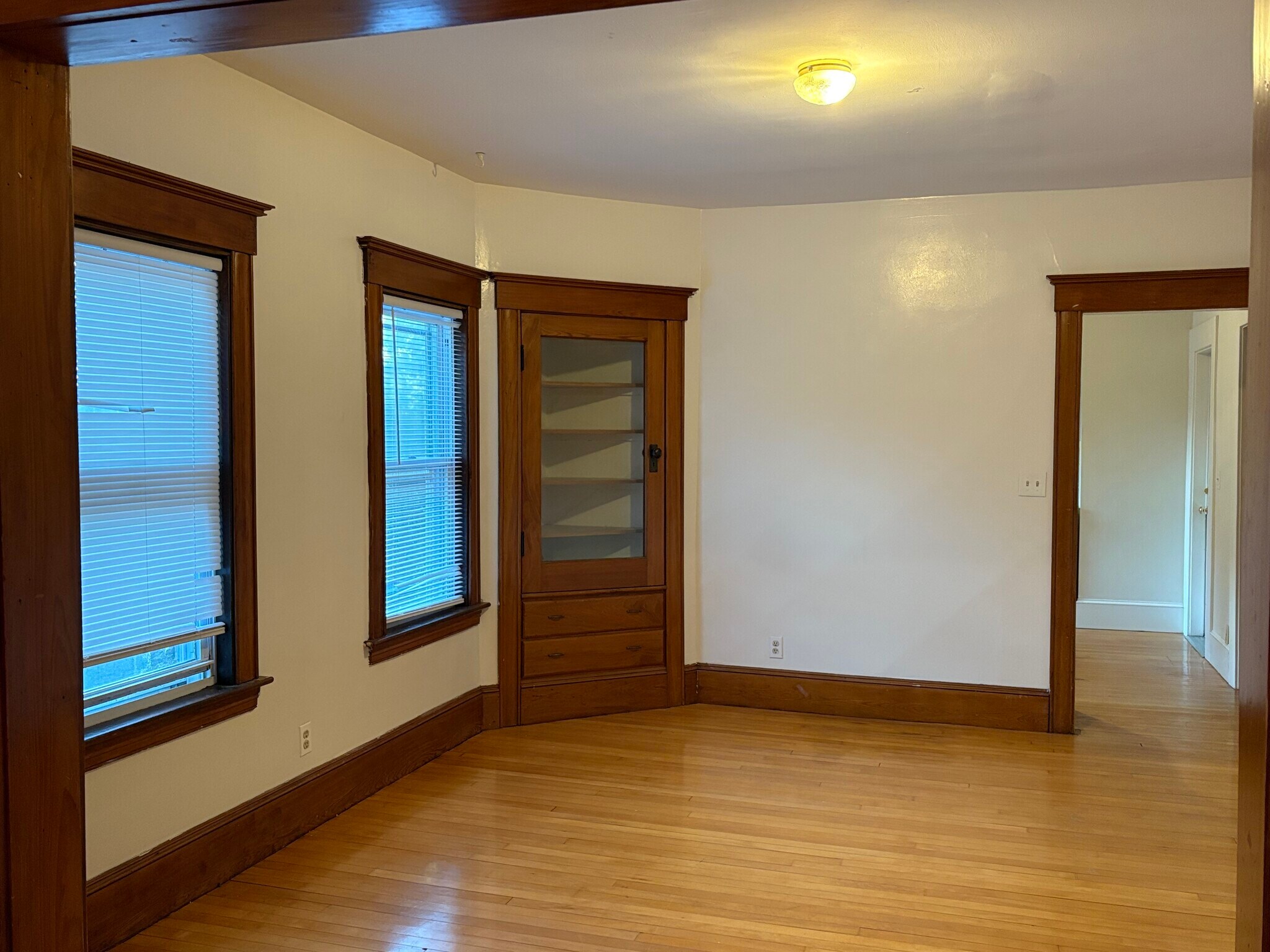 Building Photo - 86 Pleasant St