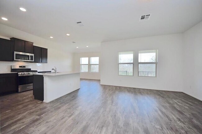 Building Photo - 3413 Mikayla Ct