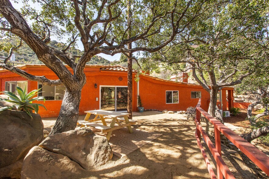 Building Photo - 7846 Lilac Ln