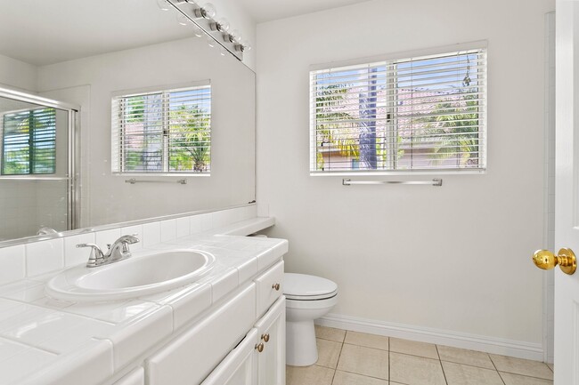 Building Photo - Freshly Renovated | Single-Level with VIEW...