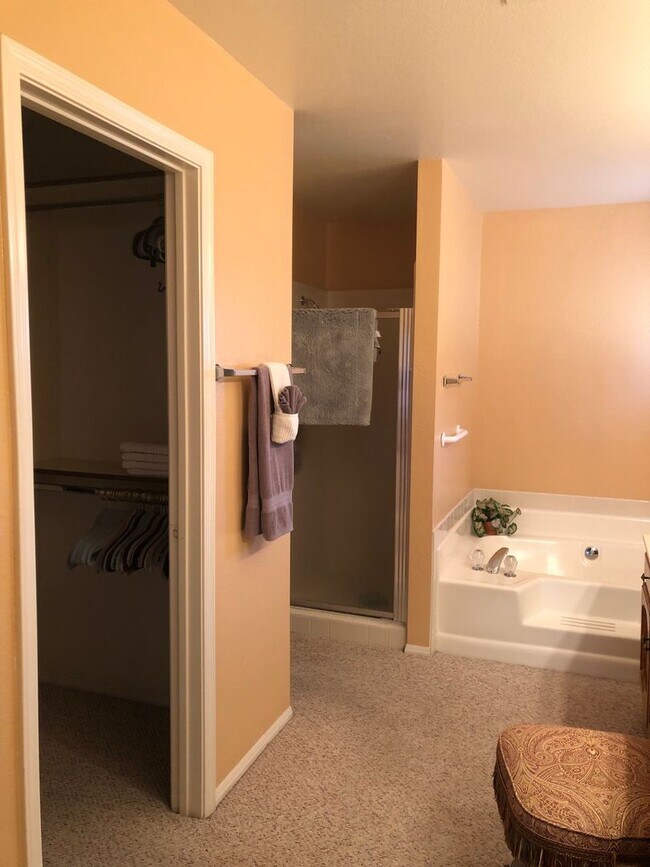 Building Photo - Manor 1485A Seasonal Rental