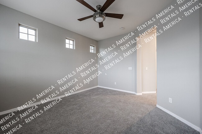 Building Photo - 1936 S Sycamore Pl