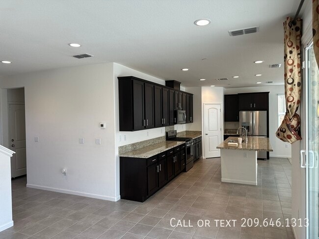 Building Photo - 17624 Monroe Dr