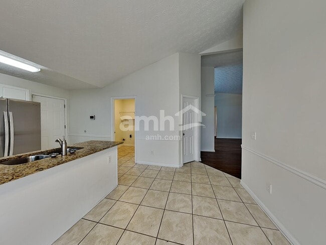 Building Photo - 18 Ludwick Ln