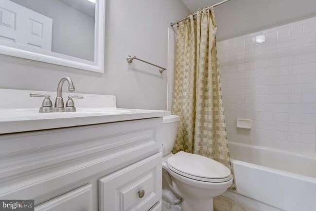 Building Photo - 1248 Quaker Ridge Dr