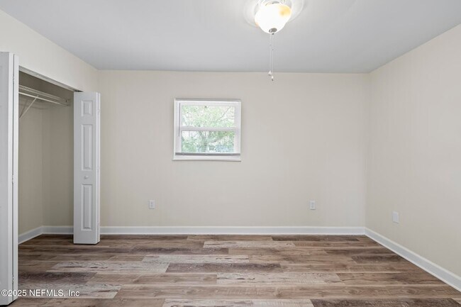Building Photo - 11359 Bedford Oaks Dr
