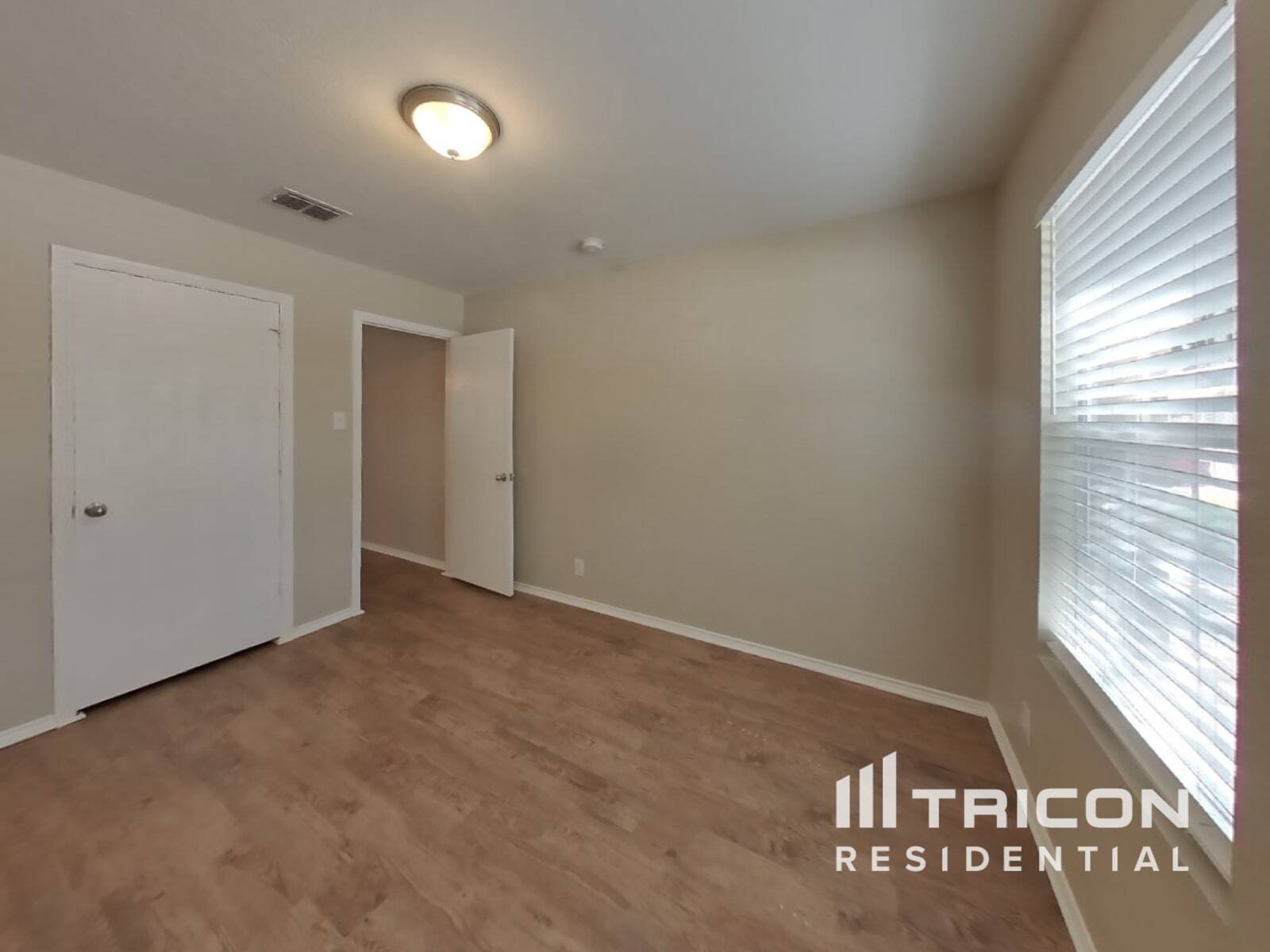 Building Photo - 8027 Abbotts Pointe