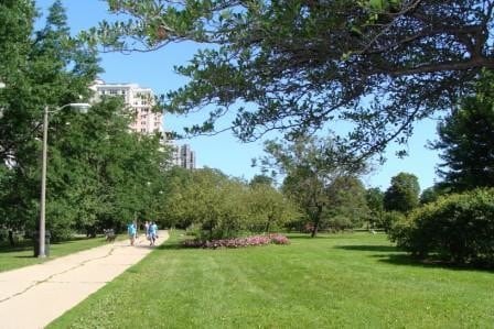 Building Photo - 5445 N Sheridan Rd