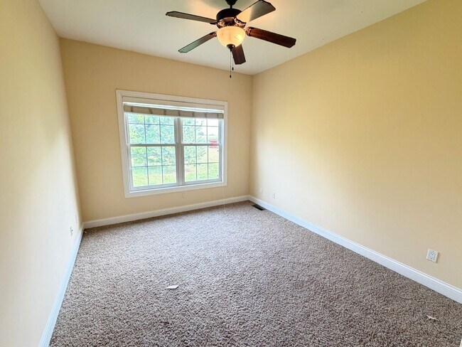 Building Photo - 1513 Stonebluff Ct