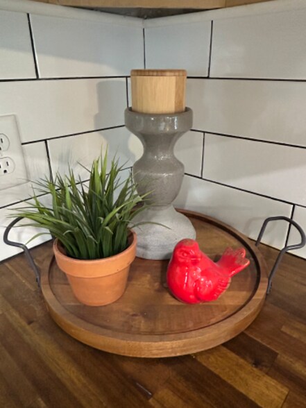 Building Photo - 7424 Roslyn Rd