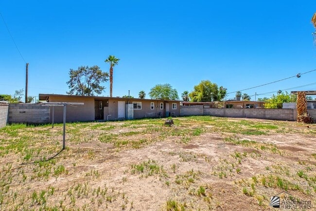 Building Photo - 1902 W 18th St