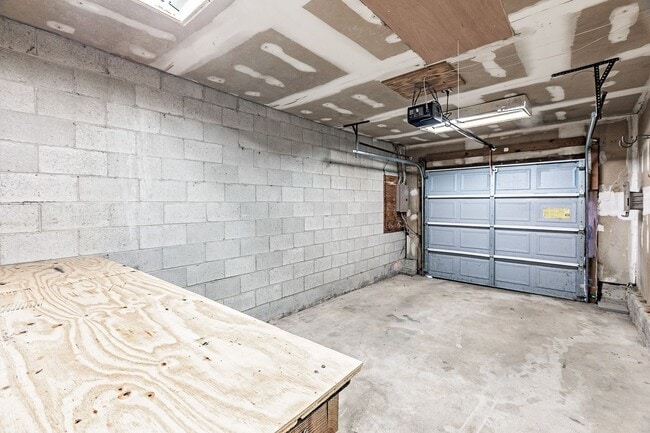 Building Photo - 117 E Beaver Ct