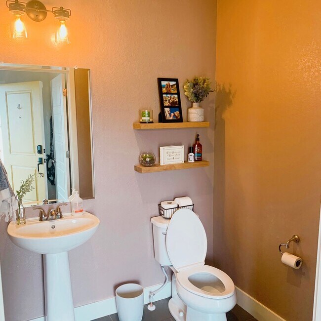 Building Photo - 3B/3.5B Downtown Superior Townhome - Built 2019!-Available June 2