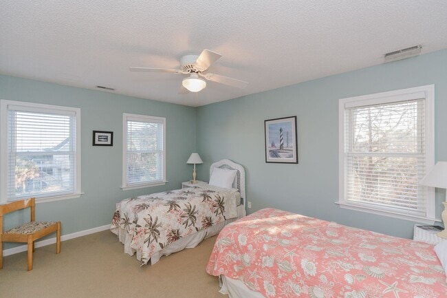 Building Photo - OFF-SEASON MONTHLY RENTAL