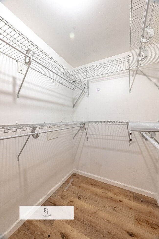 Building Photo - Limited-Time Special: $1,000 off the first month’s rent! Spacious 4-Bed, 3-Bath Home in Los Angel...