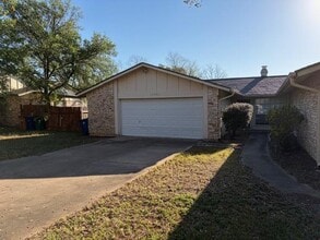 Building Photo - 12401 Willow Wild Dr