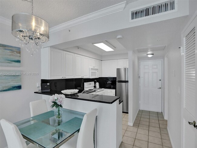 Building Photo - 2501 S Ocean Dr