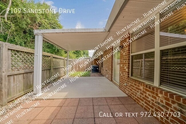 Building Photo - 2109 Sandstone Dr