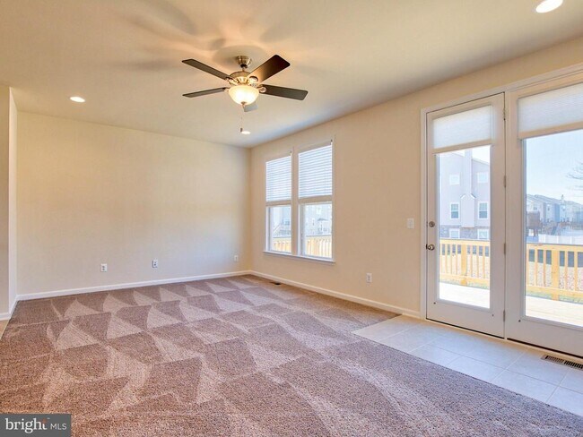 Building Photo - 127 Keller Ct